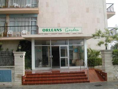Eingang Hotel Orleans Garden